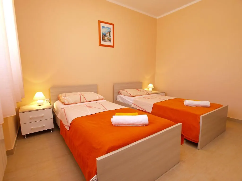 Apartment Roberto 1386 Galizana
